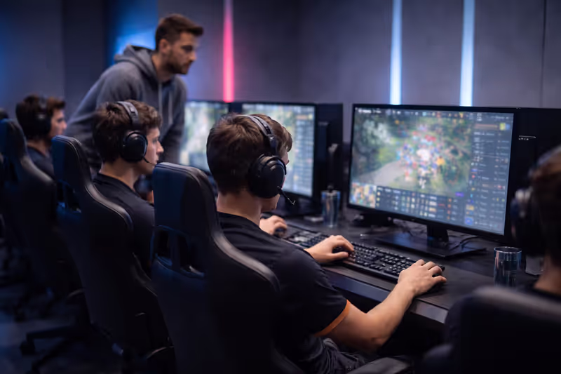 What Are Esports Teams in Competitive Gaming Today