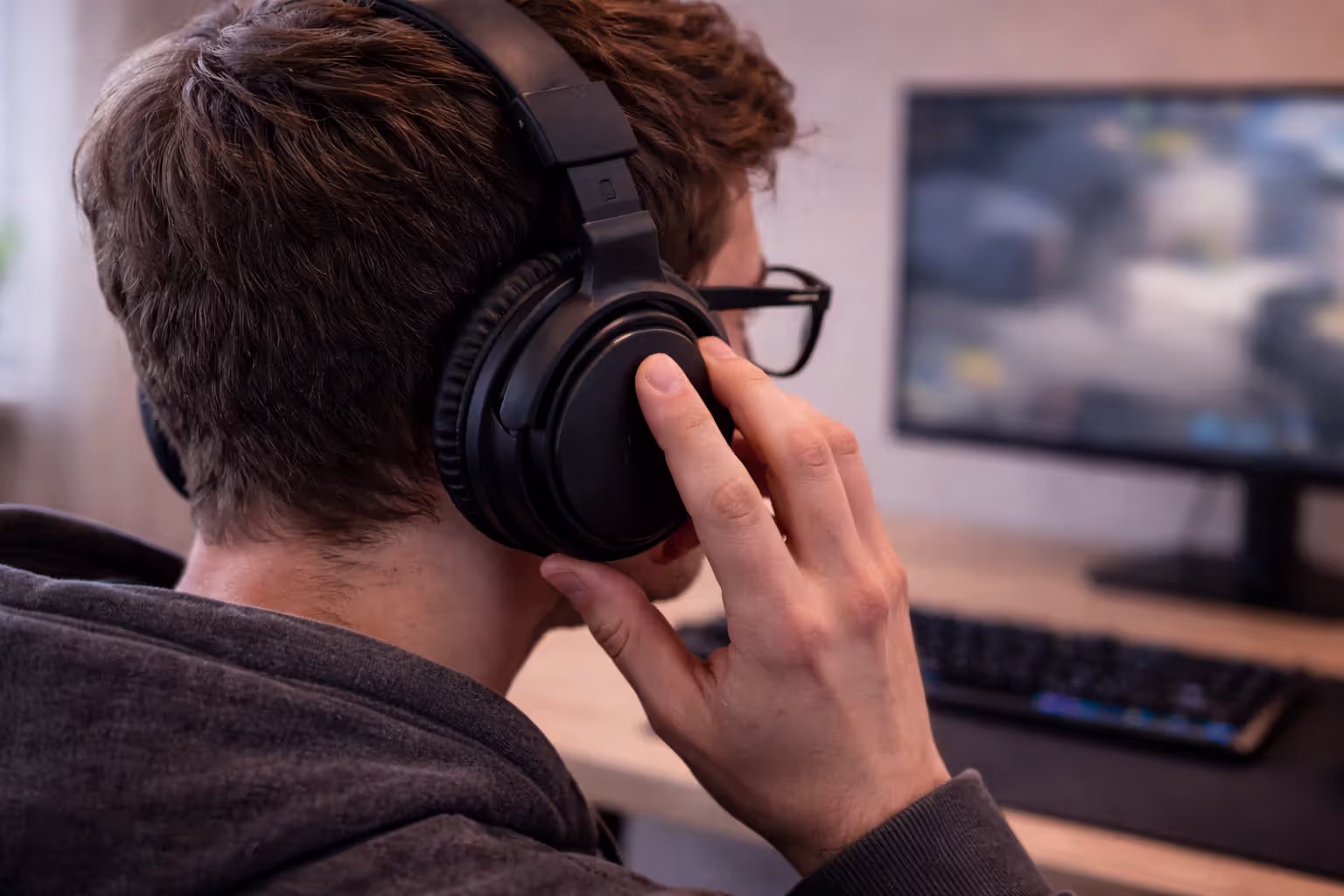 Checking headset comfort and clamping force while wearing glasses